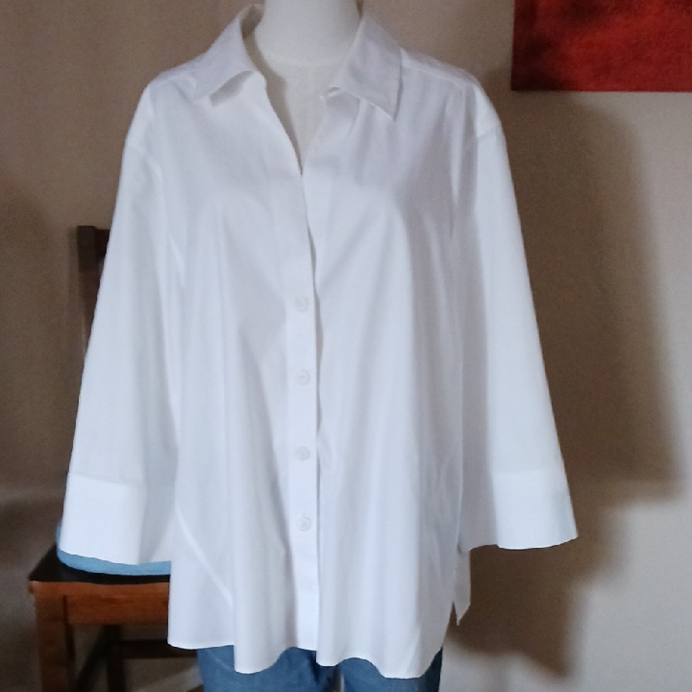 NWOT- NYC Foxcroft White Blouse with Subtle Cream Trim
